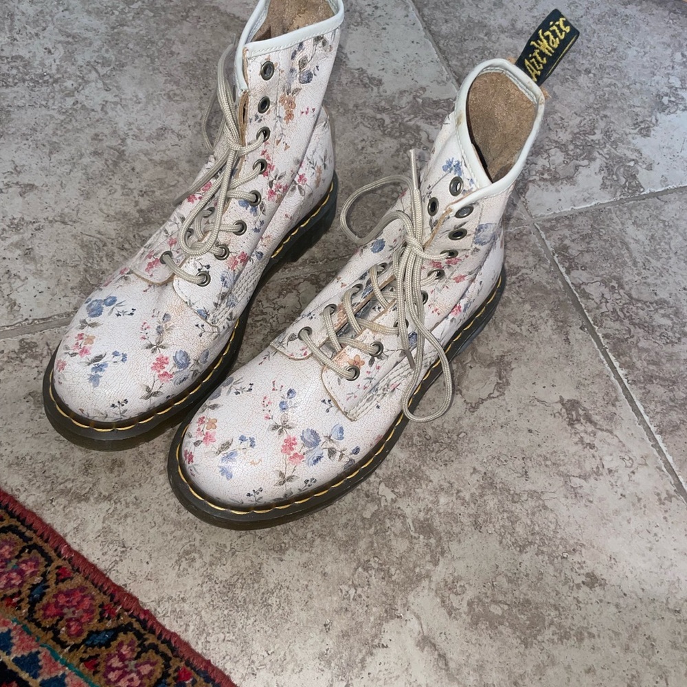 Floral Dr Martens